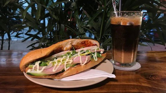 Bánh Mì & Cafe 24 Giờ - Nguyễn Văn Cừ