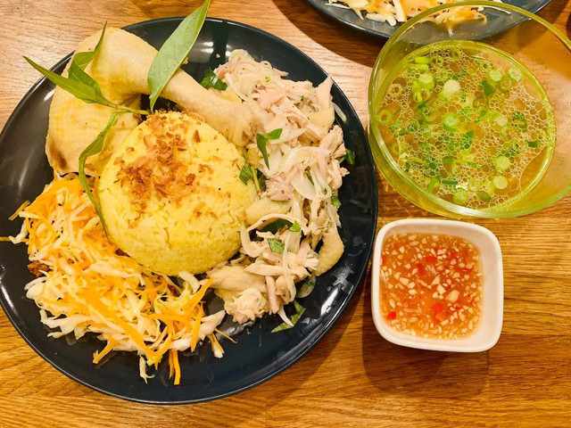 Gà Ta Tuấn Nè - Cơm, Cháo & Gỏi - Nguyễn Khuyến