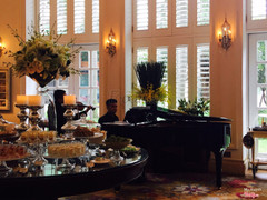 Quầy buffet cho high tea chiều thứ 7