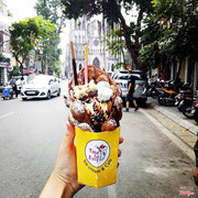 Check in với nhà thờ huyền thoại cùng món bánh trứng kem