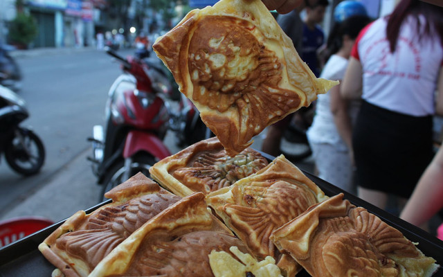 Bánh Cá Bom Bom - Ngô Gia Khảm