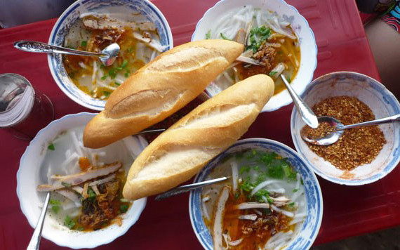 Bánh Canh Cá - Tăng Bạt Hổ