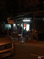 Sáng sớm đã bán