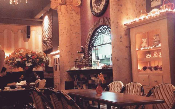 Napoly Cafe - Hồ Con Rùa