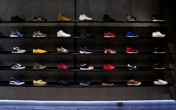 Goo - Sneaker Store