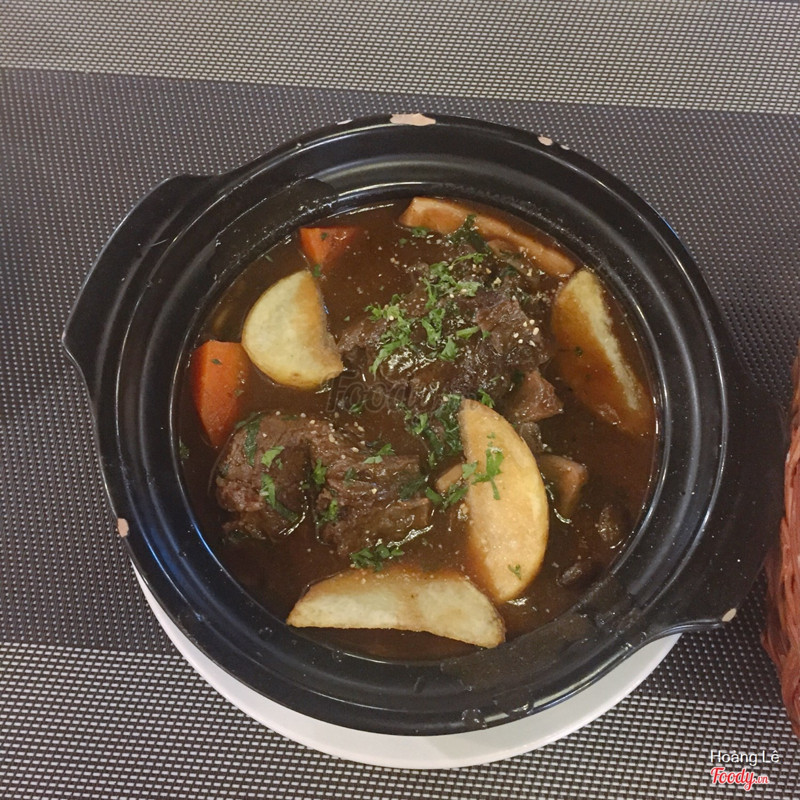 Bò nấu rượu chát đỏ