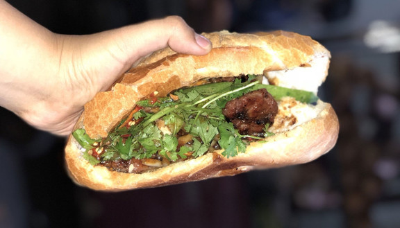 Chú Bảy - Bánh Mì Thịt Nướng