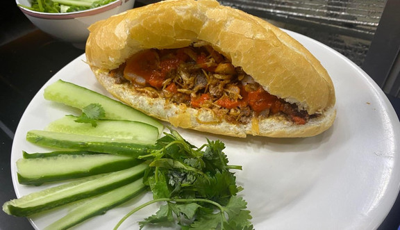 Bánh Mì 122 - 122 Ngọc Lâm