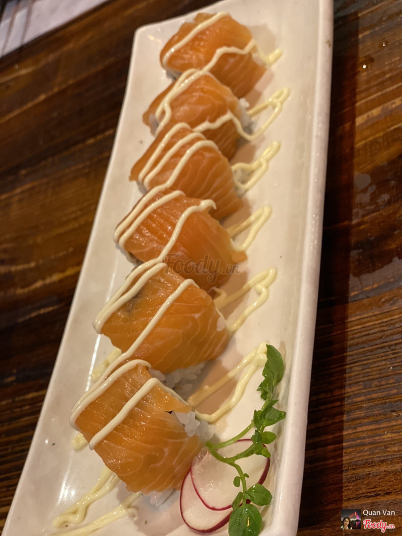 Salmon & sake kawa roll - 128k