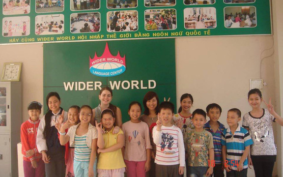 Wider World Language Center - Tập Thể Thanh Xuân Bắc