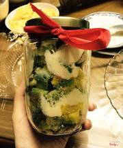 Rainbow lọ, trông đẹp nhưng không ngon lắm, hơi ngọt, kem béo quá