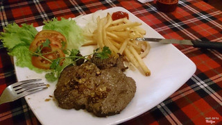 steak làm theo kiểu Việt, ko ngon lắm mà mắc (99k)