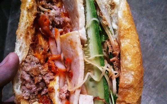 Bánh Mì Bà Mai - Trần Phú