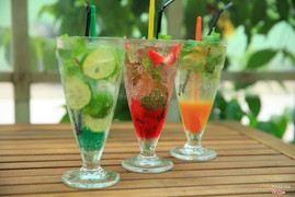 Mojito chanh tươi, dâu tây, chanh leo _ đặc trưng của quán.