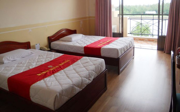 Ninh Kiều Hotel