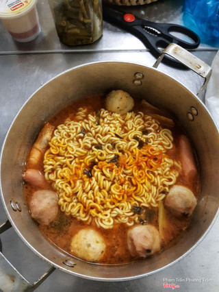 Mì cay hải sản thêm bò