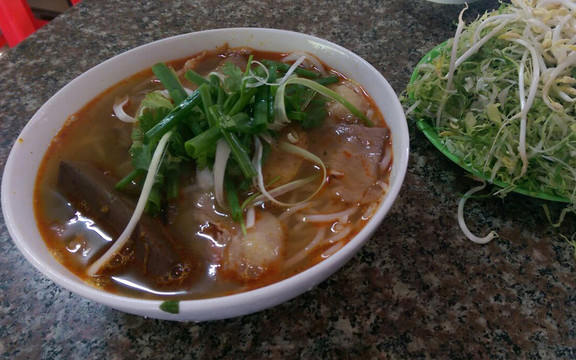 Lệ - Bún Bò & Bún Riêu