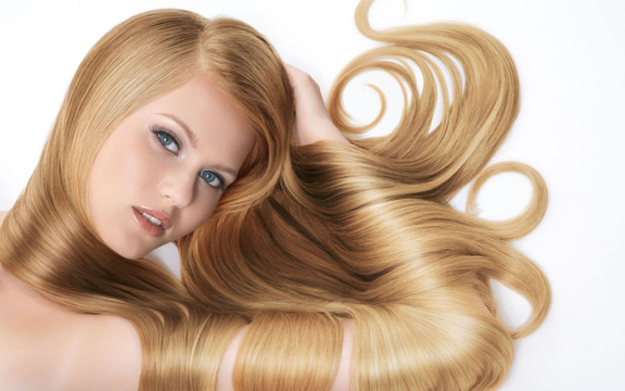 Cắt Tóc & Làm Móng Vân Anh