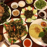 ếch xào lá lốt