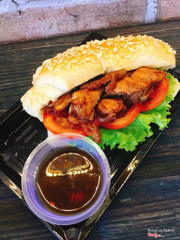 Bánh mì gà 30k/ổ