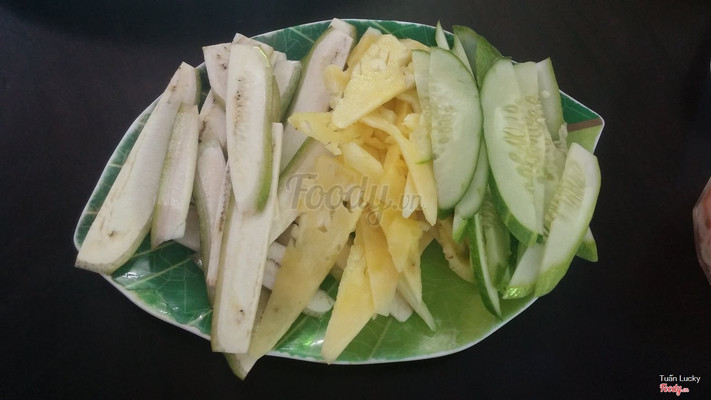 Chuối + thơm + dưa leo