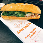 Bánh mì gà nức tiếng