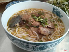 Bún bò giò heo