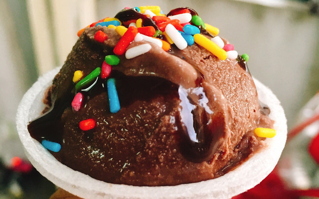 43G10 - Ice Cream And Drink