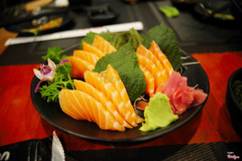 sashimi cá hồi,thịt tươi và béo