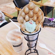 Waffle kem và trà sữa kem cheese