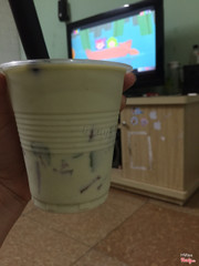 Trà thái xanh macchiato béo gậy với thạch phô mai. 