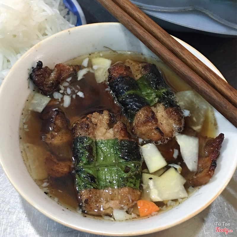 Bún chả que tre chợ Đồng Xuân