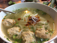 Bánh canh chả cua