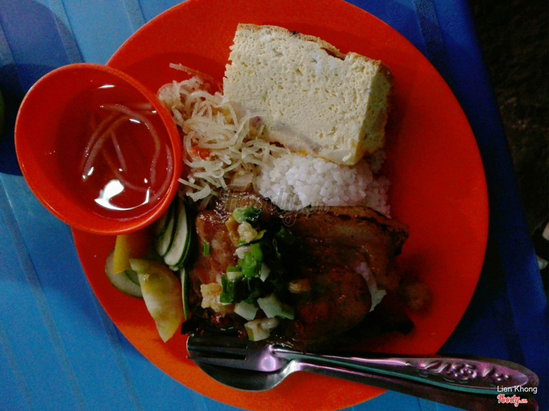 Cơm sườn bì chả