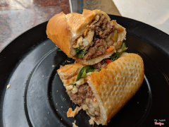 cận cảnh bánh mì bò đặc biệt 35k