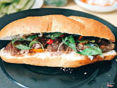 bánh mì bò nướng 20k