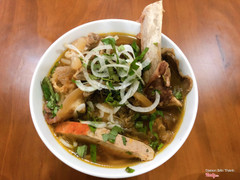 bún đặc biệt đuôi bò