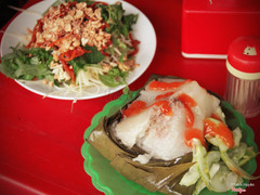 Bánh giò nộm khô bò