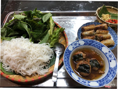 Bún chả -Bún nem Hà Nội