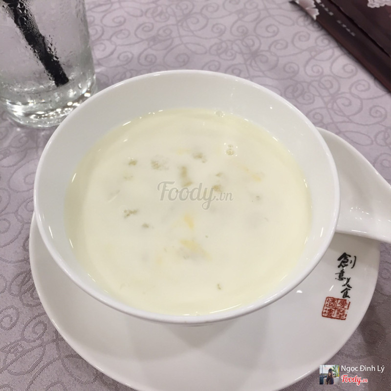 Chè sữa tuyết giáp