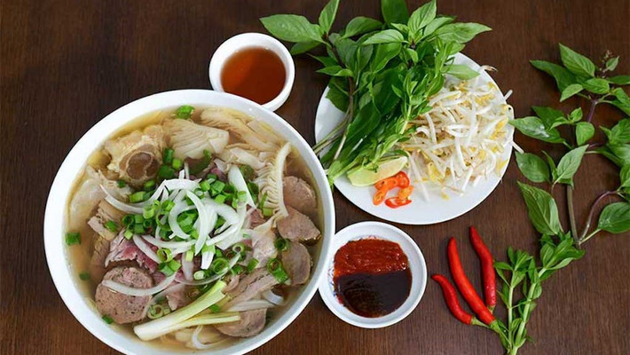 Phở Tuyền 1095 - Cách Mạng Tháng 8