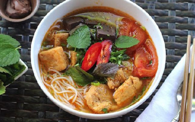 Cô Hạnh - Bún Riêu & Nước Giải Khát - Đường D4