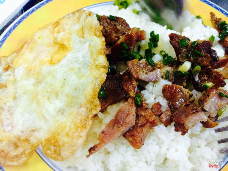 Cơm sườn trứng