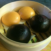 Bánh bao tinh than tre nhân xá xíu