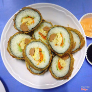 35k cho 1 phần kimbab chiên to bằng nắm đấm này 