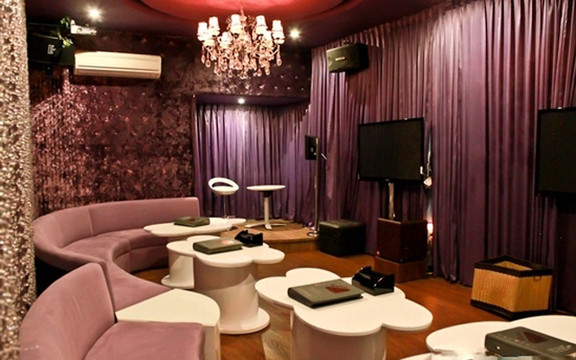 Huyền Trang Karaoke 