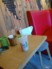 Lâu lâu mới uống lại Tiên Hưởng ở đây, vị vẫn vậy, nhân viên vẫn nhiệt tình nói chung điểm cộng khá cao nhưng có đểm trừ duy nhất là trà sữa ngọt quá( hay là do mình uống nhạt đi thì không biết) đã giảm 50% đường rồi mà lúc uống vẫn phải xin thêm đá mới vừa 😓😓😓