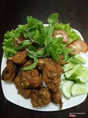 Cách Gà chiên chao đảo