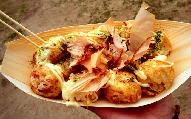 Takoyaki - Bánh Bạch Tuộc Nướng Dĩ An