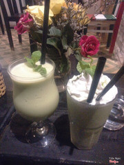 Sinh tố bơ và matcha